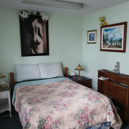 Leah Jane'S Bed & Breakfast Moncton Exterior photo