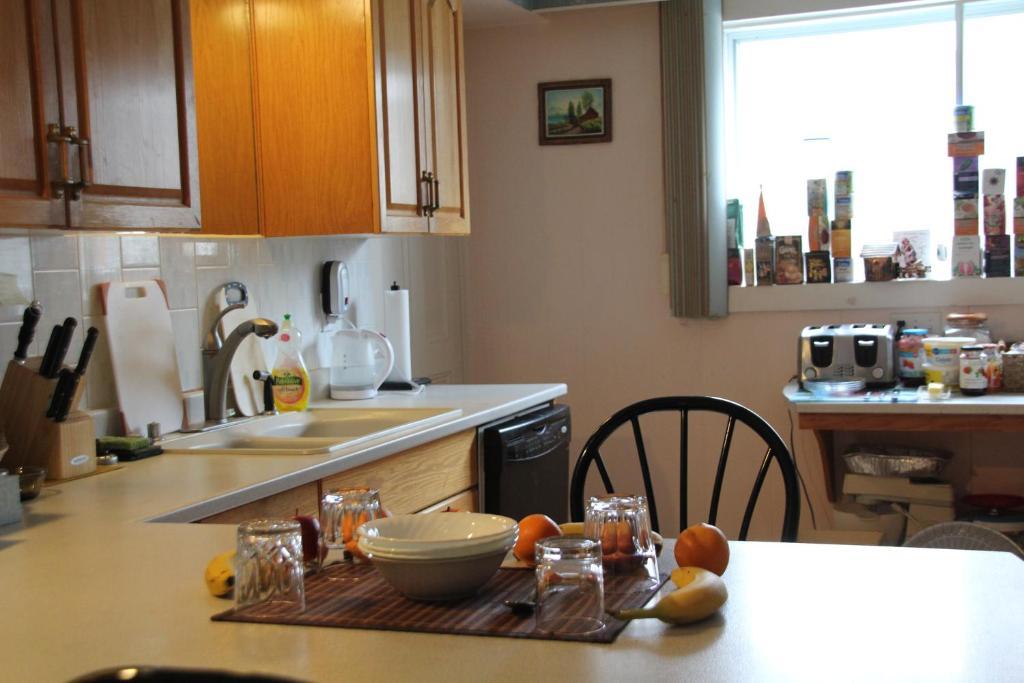Leah Jane'S Bed & Breakfast Moncton Exterior photo