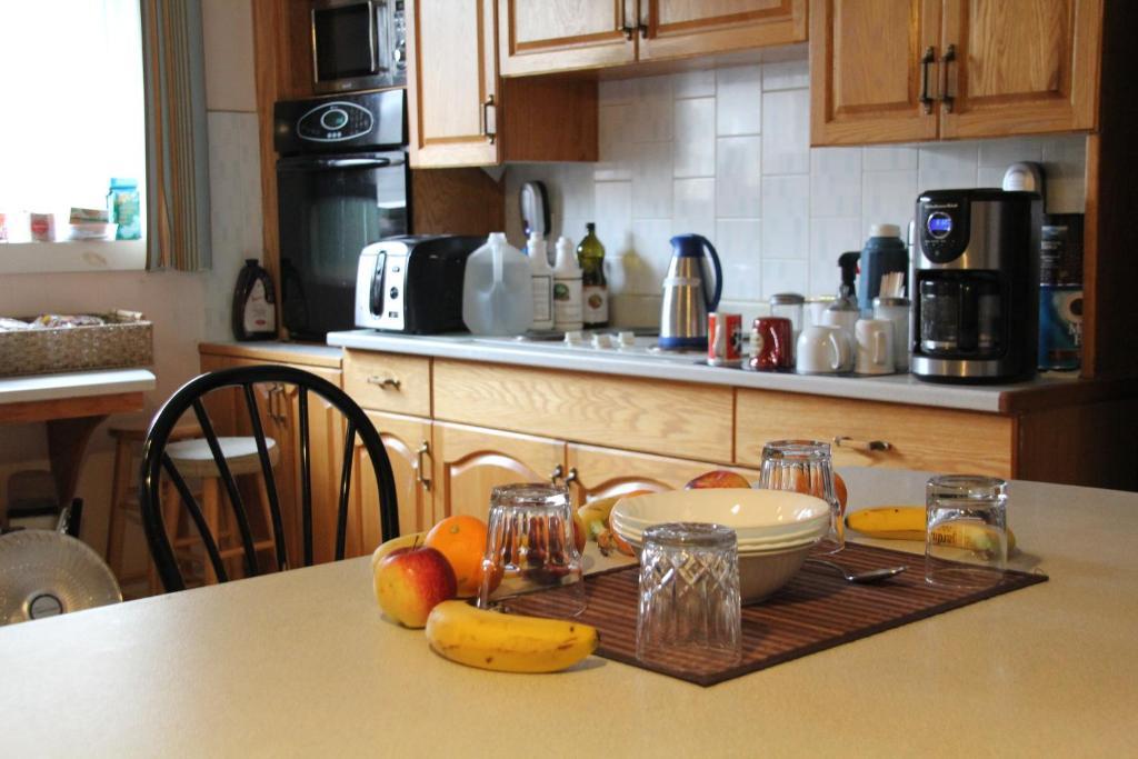 Leah Jane'S Bed & Breakfast Moncton Exterior photo