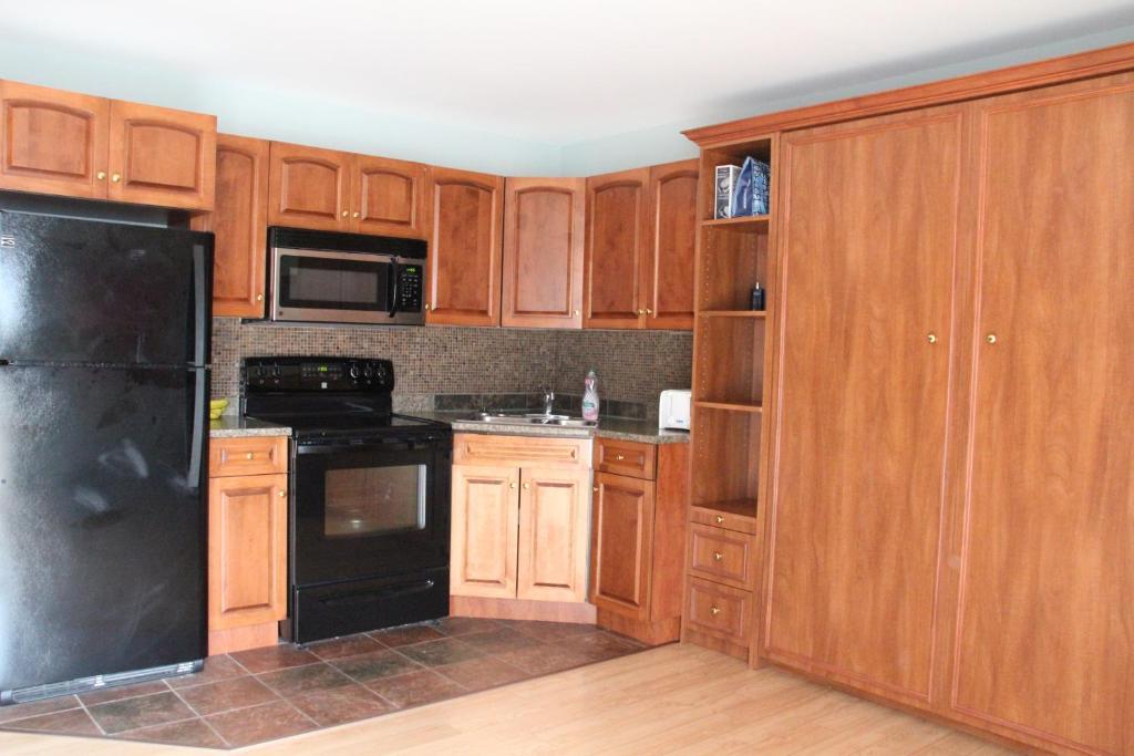Leah Jane'S Bed & Breakfast Moncton Room photo