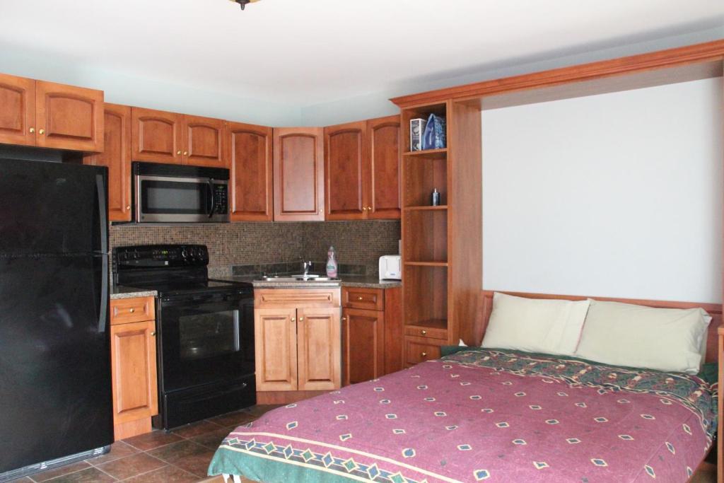 Leah Jane'S Bed & Breakfast Moncton Room photo