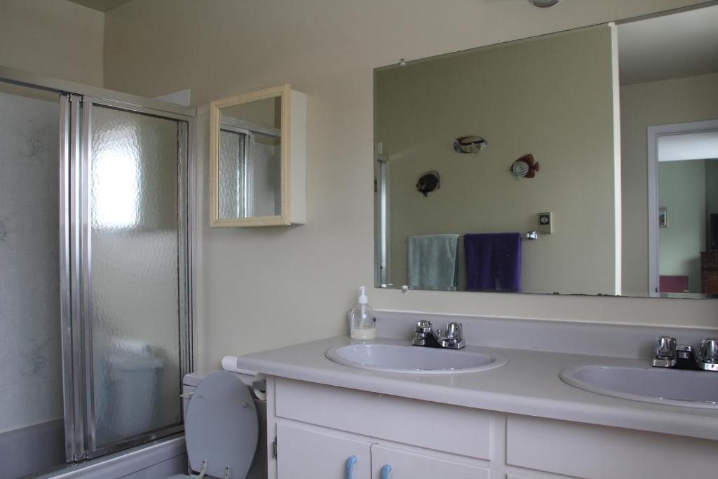 Leah Jane'S Bed & Breakfast Moncton Room photo